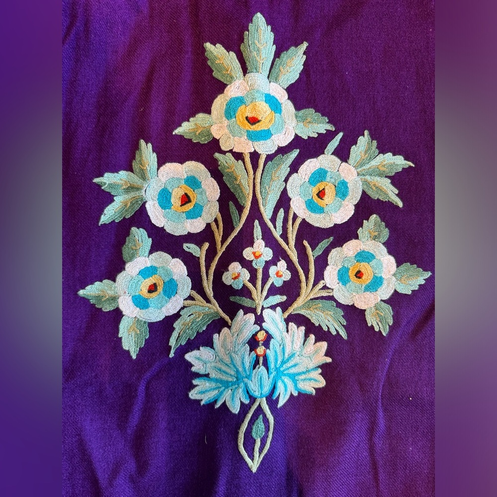 Vintage purple hand embroidered robe style button-up dress - Picture 5 of 12